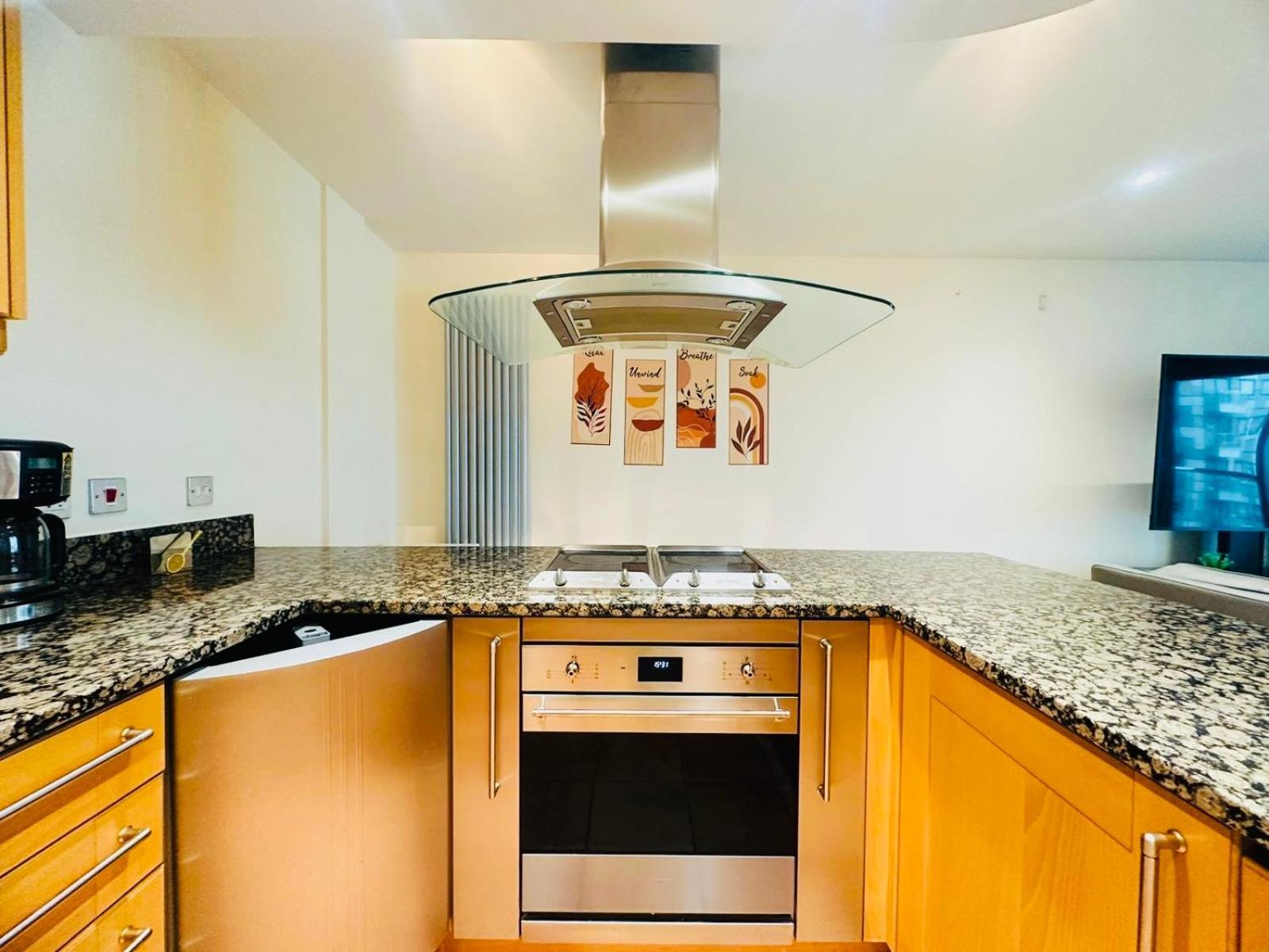 Modern 2Bed 2Bath Apartment Canary Wharf - Upto 5 Person Лондон Экстерьер фото