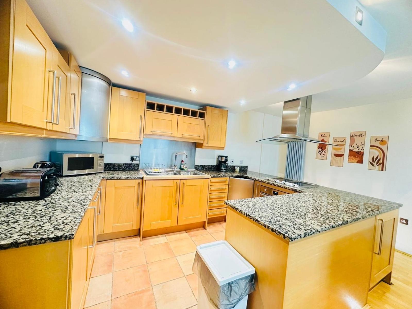 Modern 2Bed 2Bath Apartment Canary Wharf - Upto 5 Person Лондон Экстерьер фото