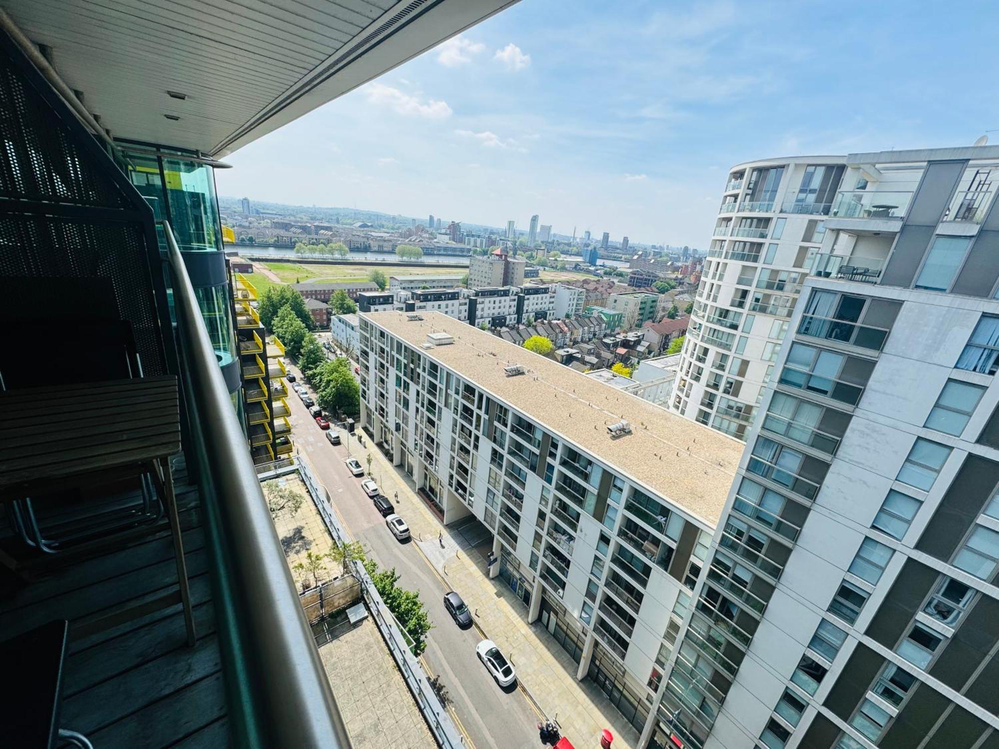 Modern 2Bed 2Bath Apartment Canary Wharf - Upto 5 Person Лондон Экстерьер фото
