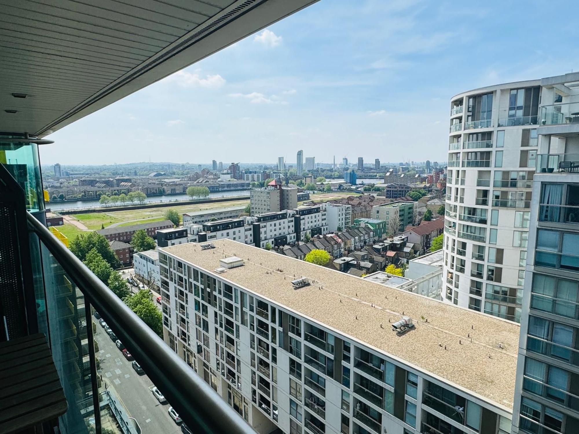Modern 2Bed 2Bath Apartment Canary Wharf - Upto 5 Person Лондон Экстерьер фото