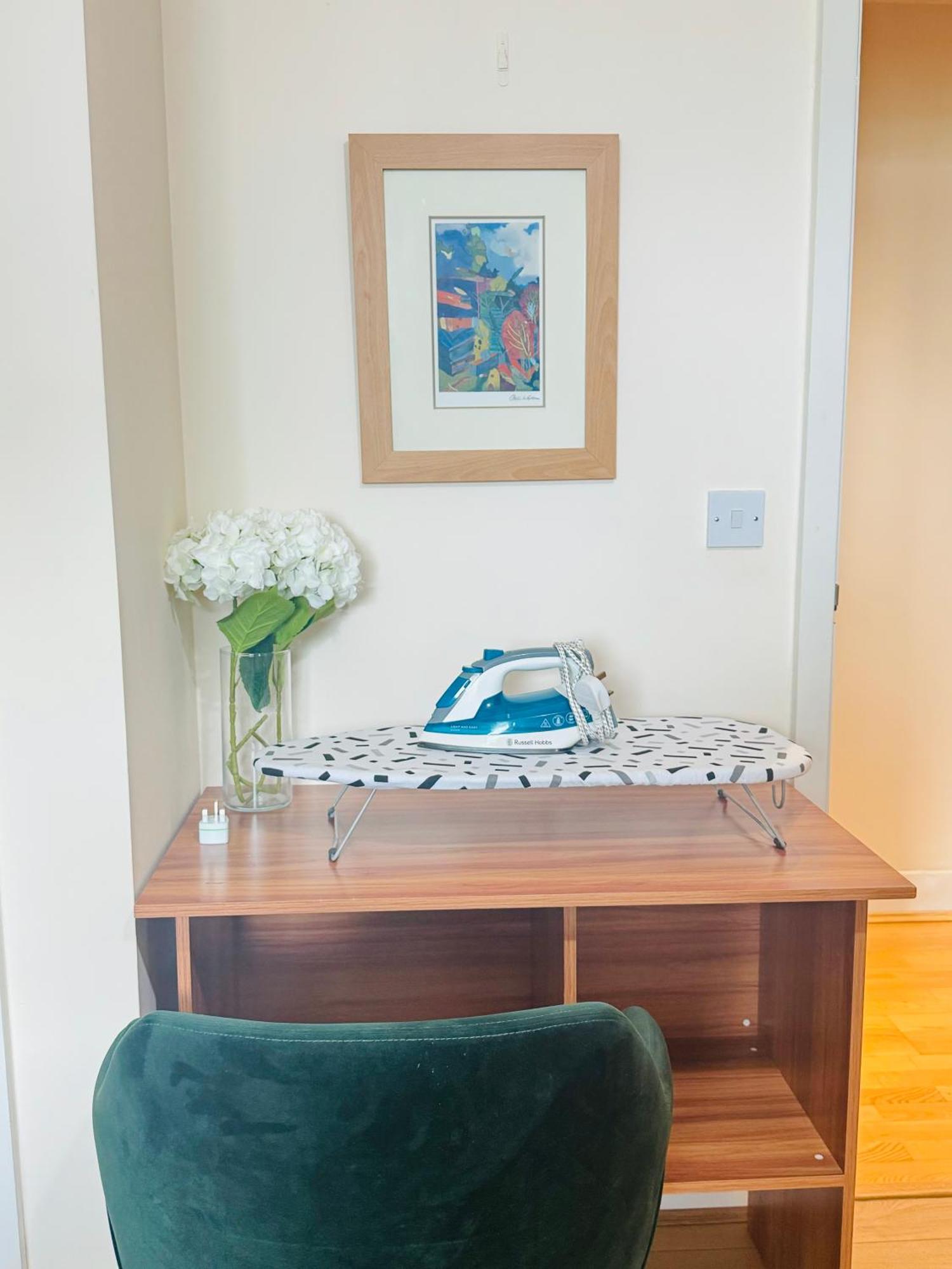 Modern 2Bed 2Bath Apartment Canary Wharf - Upto 5 Person Лондон Экстерьер фото